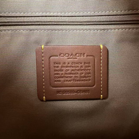 Coach Laurel Shoulder Bag Crossbody With Shell Charm In Gold/Cream/Tan CBH81 NWT - Picture 8 of 9